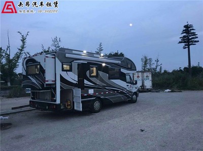 上海青浦華新勞斯萊斯銀云婚車出租 經典座駕點亮浪漫時刻，助力服裝節時尚盛典